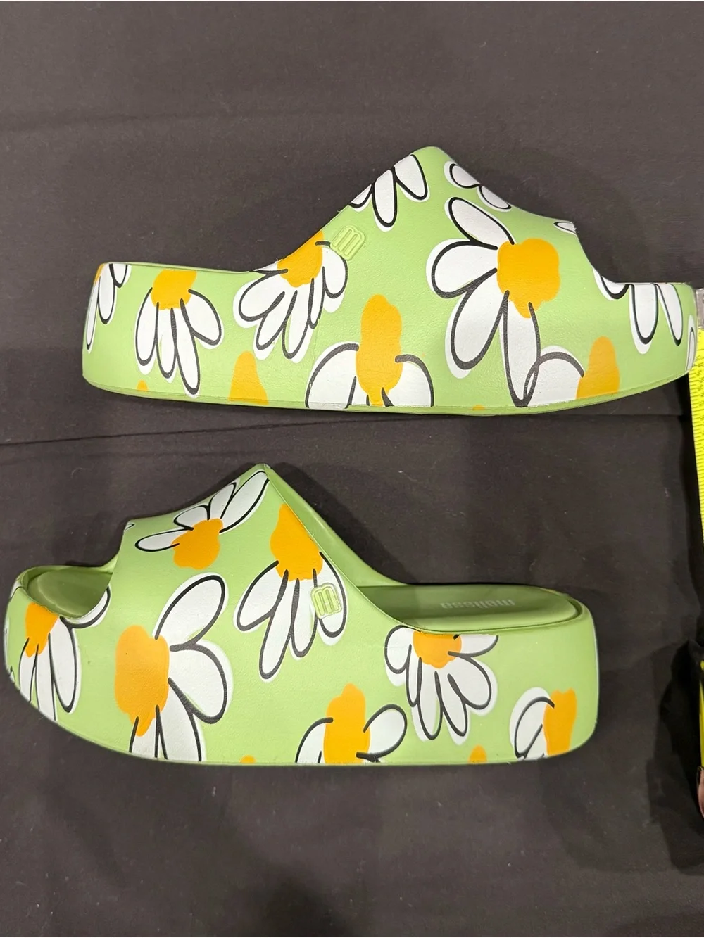 Melissa Green Daisy Print Slides | US 5 | Worn Once